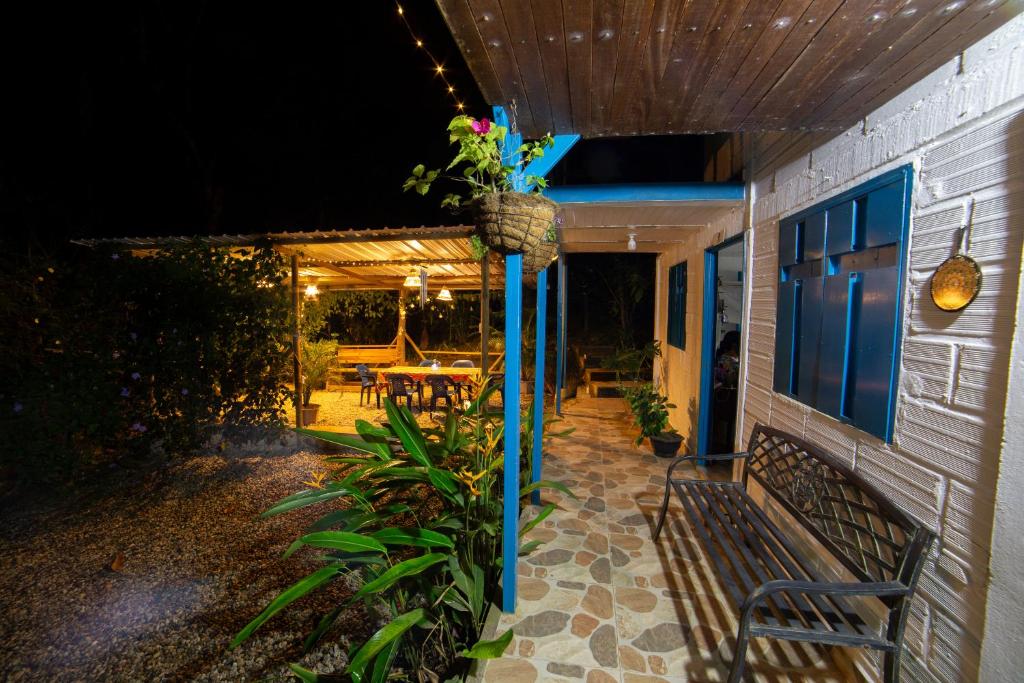 Taman di luar La Posada de las Aves