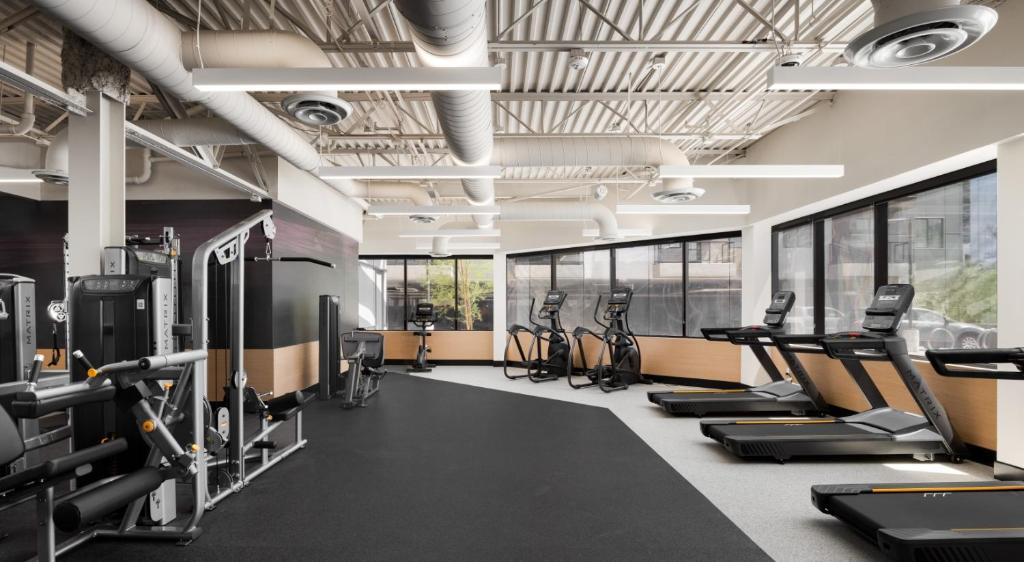 Fitness centrum a/nebo fitness zařízení v ubytování Sentral Alloy Midtown