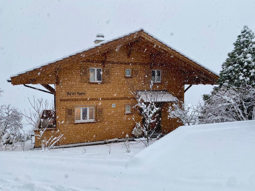 CHALET EGGLEN "Typical Swiss House, Best Views, Private Jacuzzi" v zimě