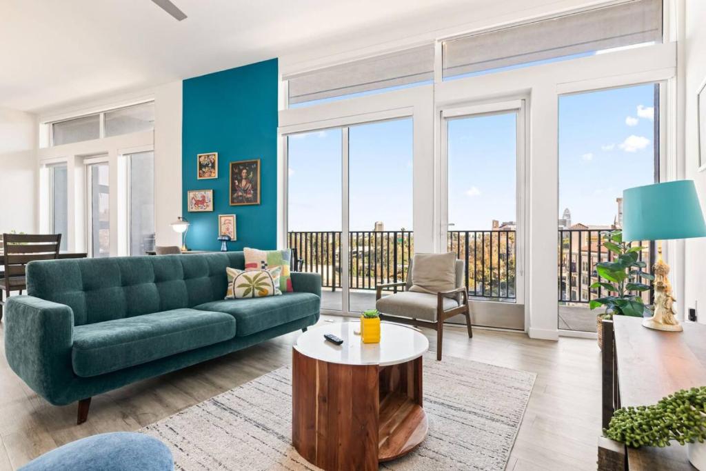 Skyline Luxe, Penthouse Living, DTLA Epic Views, Los Ángeles (precios ... - Penthouse Apartments With Epic Views