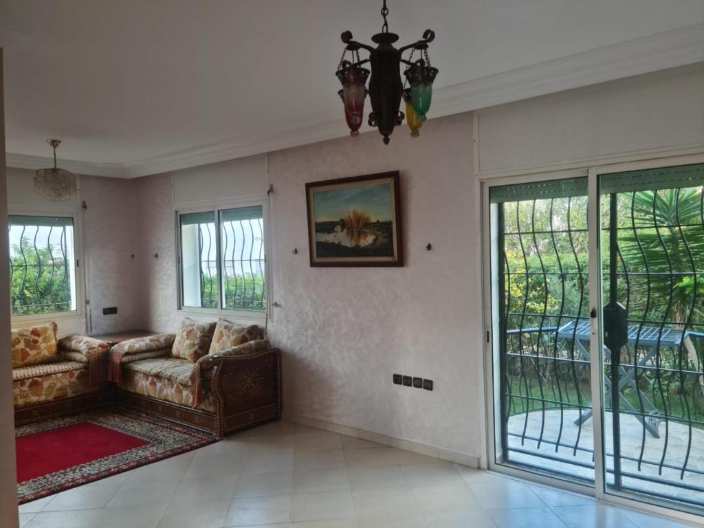 Fotografie z fotogalerie ubytování Belle maison à Harhoura proche de la plage v destinaci Rabat