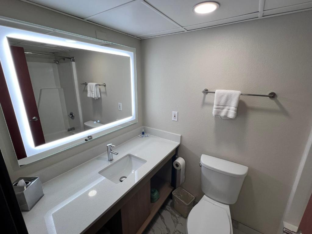 Rodeway Inn Little Falls - Queen Suite With Two Queen Beds - Non-Smoking