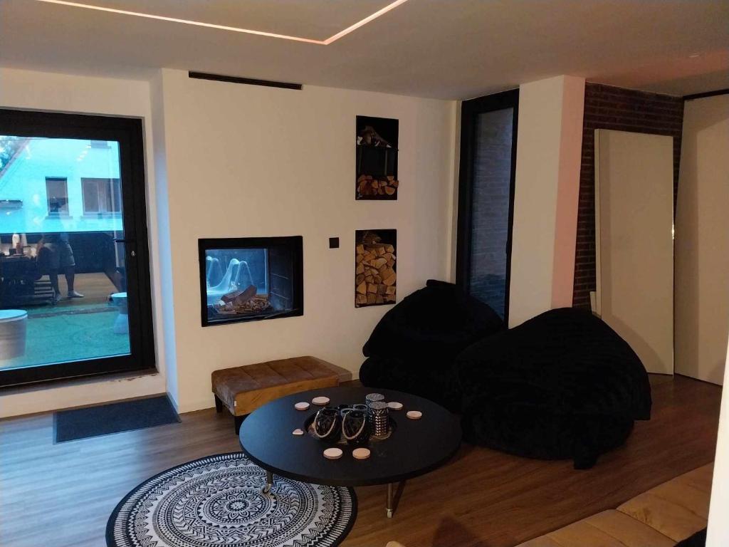 TV a/nebo společenská místnost v ubytování Apartment in Vichte 1 Bedroom