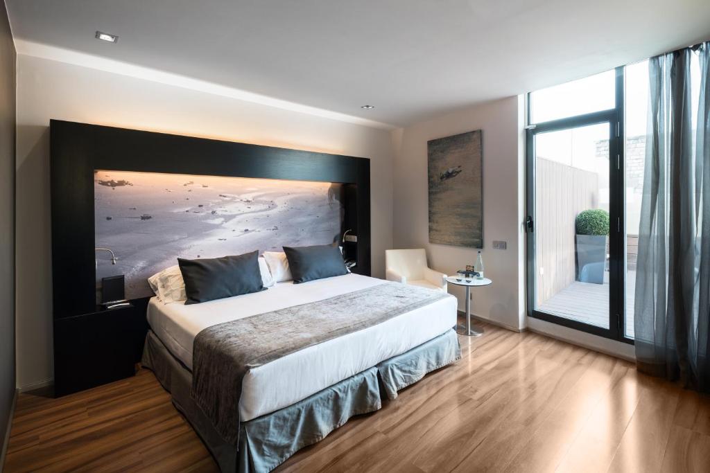 Catalonia Catedral - Resim 12