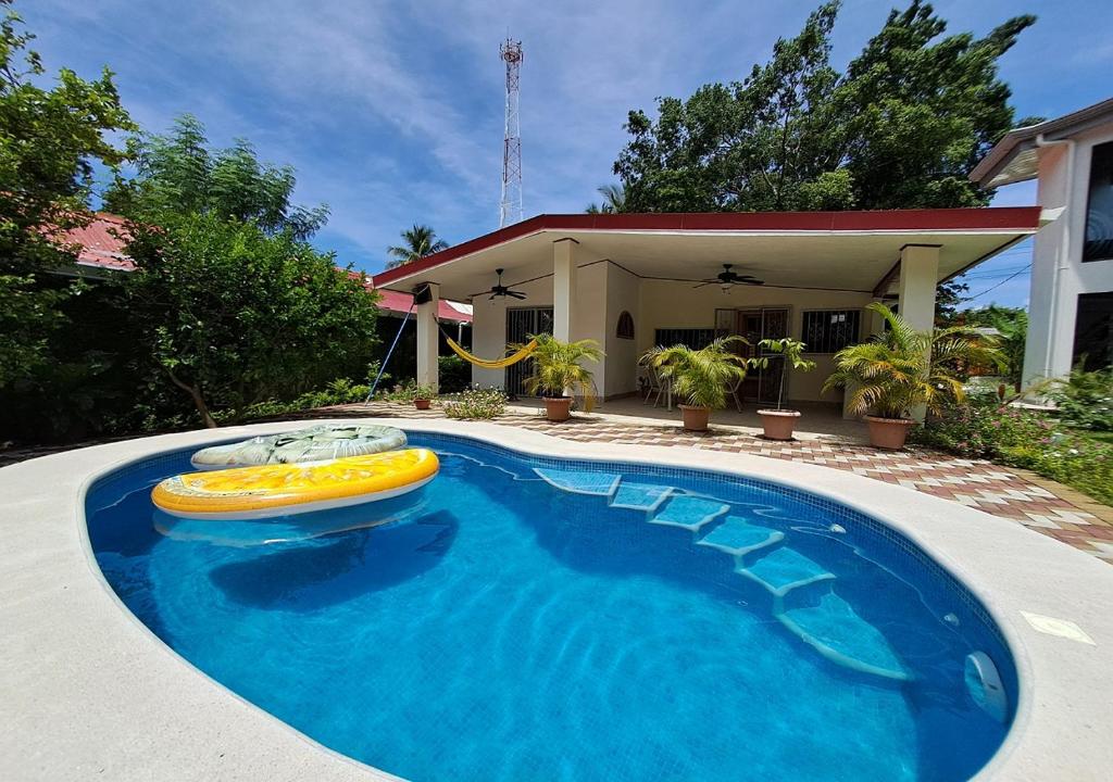 Bazén v ubytování Casa BEA 1 nebo v jeho okolí