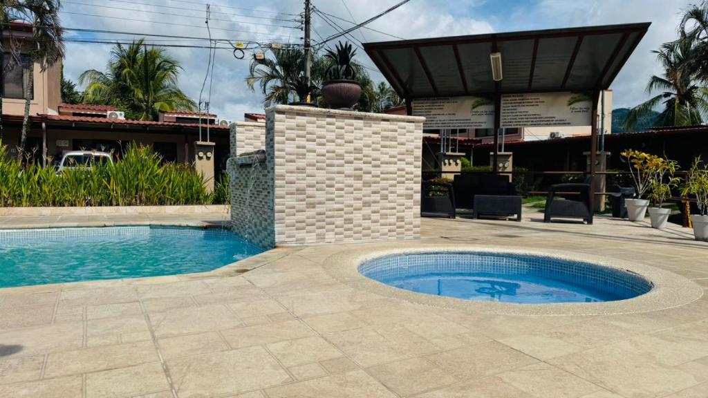 Bazén v ubytování Jaco Park nebo v jeho okolí