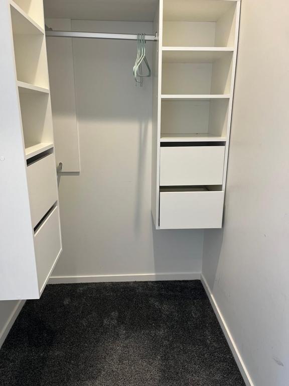 CozyNest4-private entrance and bath - Resim 13