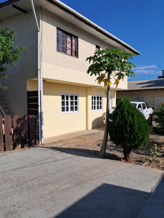 Το κτήριο όπου στεγάζεται  το διαμέρισμα