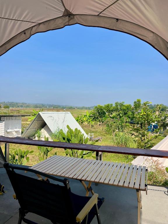 Balkón nebo terasa v ubytování Skyviewtent
