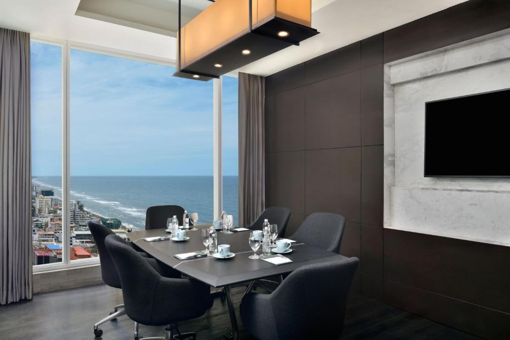 Sheraton Colombo Hotel - 7