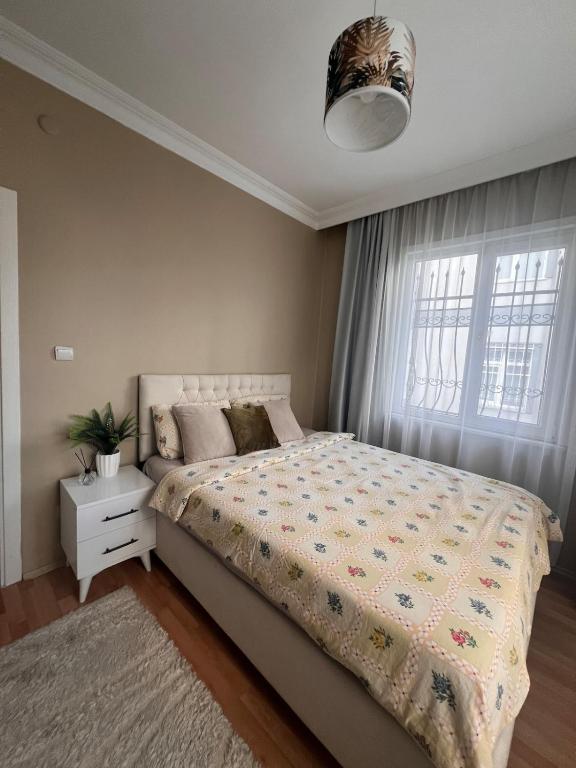 Postel nebo postele na pokoji v ubytování 2 Bedroom apartment available for longterm