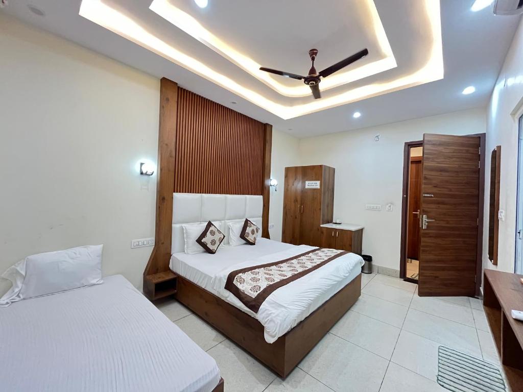 Tirupati Hotel - Triplo Stanza Di Lusso