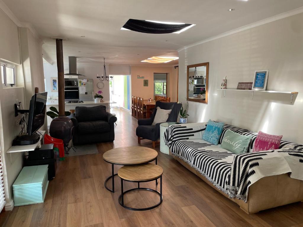 Χώρος καθιστικού στο Hoekwil village house