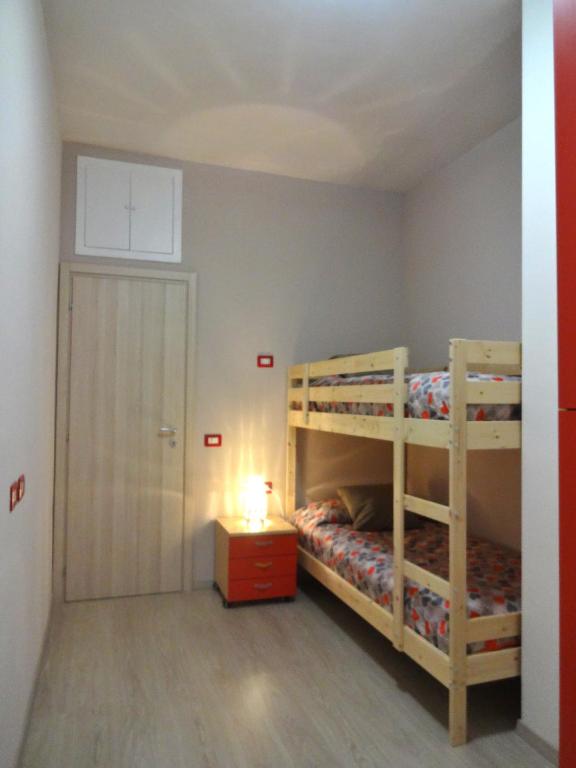 Romulea Guest House - Twin Room With Shared Bathroom
