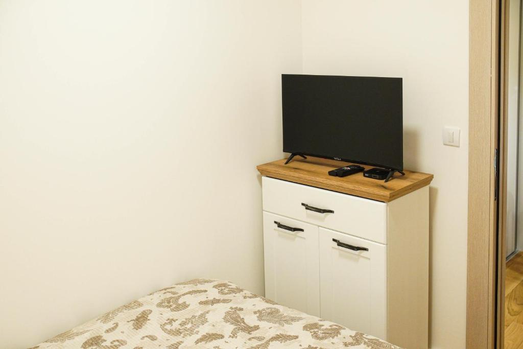 Apartman Kumric Divcibare Kota 992 TV 또는 엔터테인먼트 센터
