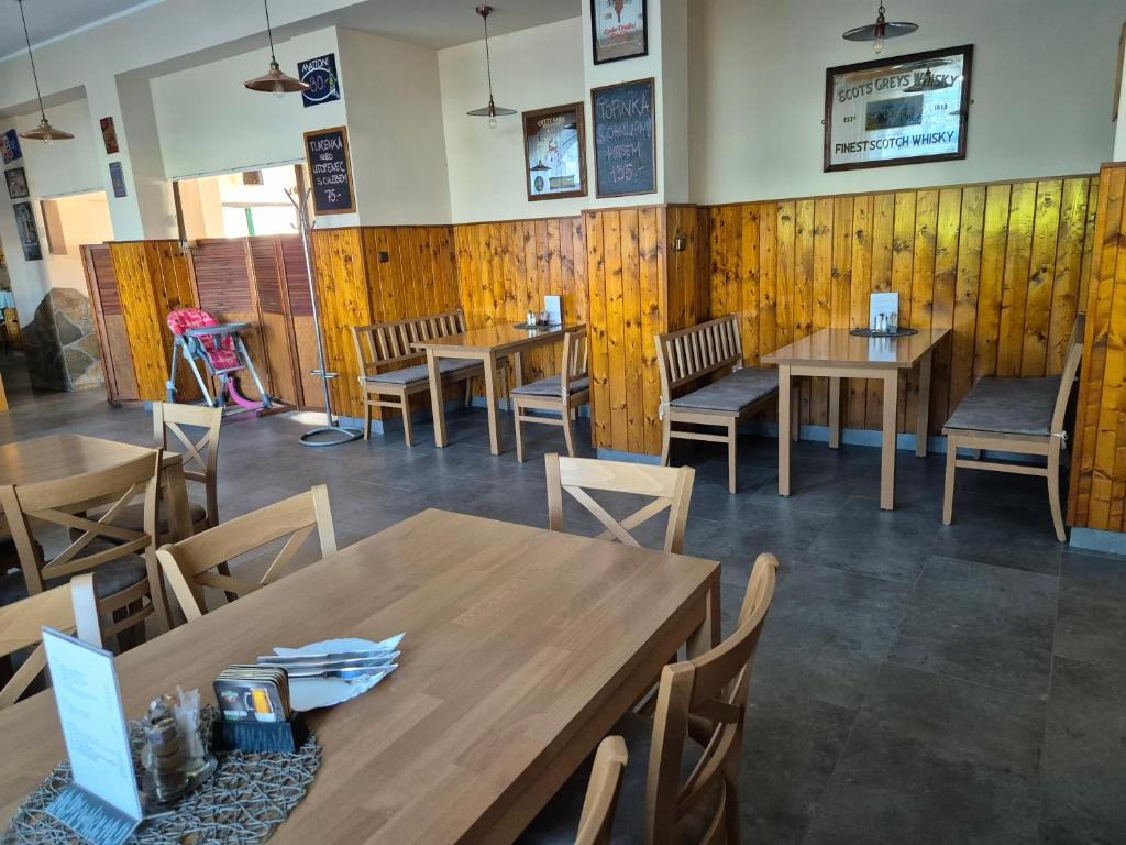 Restoran või mõni muu söögikoht majutusasutuses Motel Tošanovice