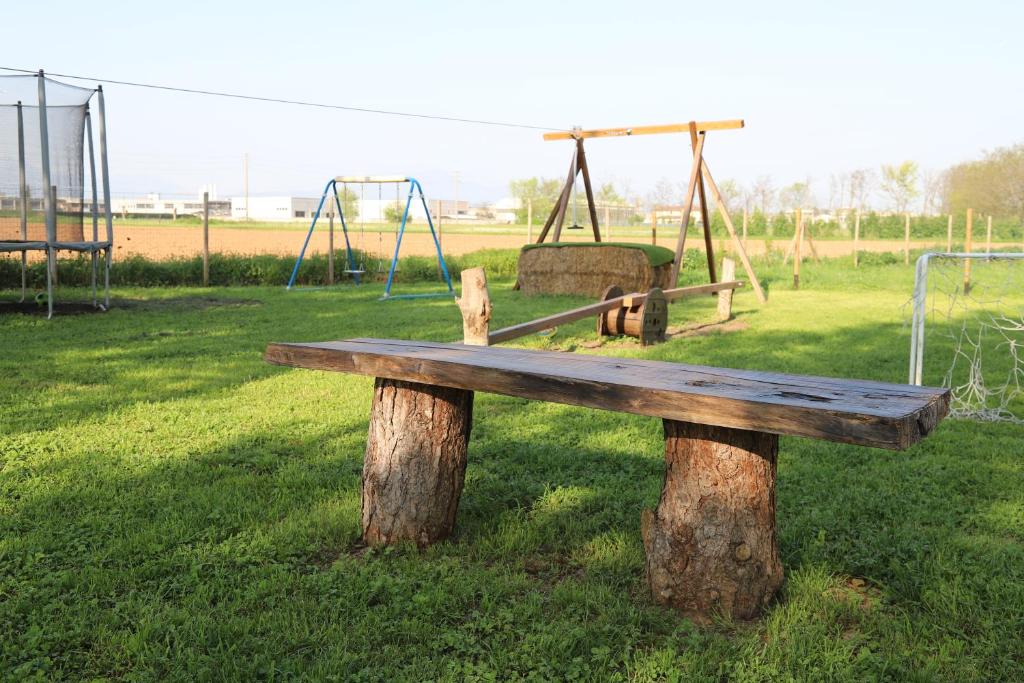 Herní místnost nebo prostor pro děti v ubytování In the countryside just 15 minutes from the airport