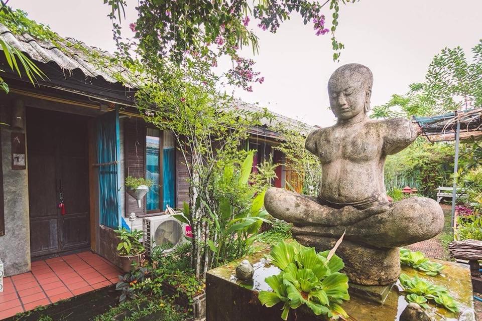 Artist's Place Trat - 16