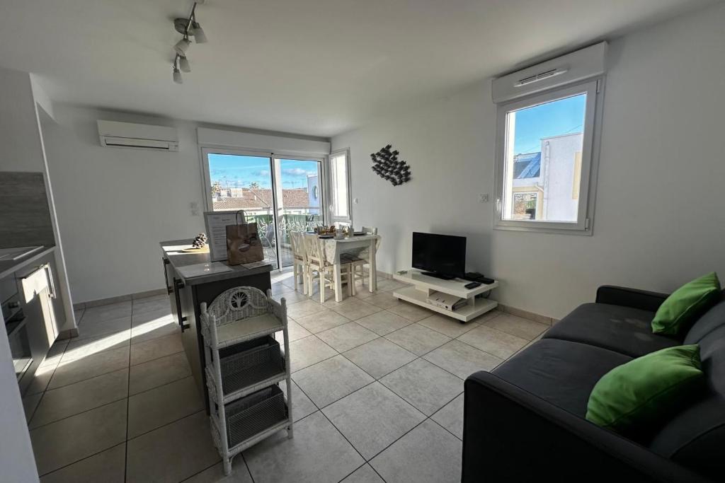 La Roselière Two-bedroom apartment with terrace and garage