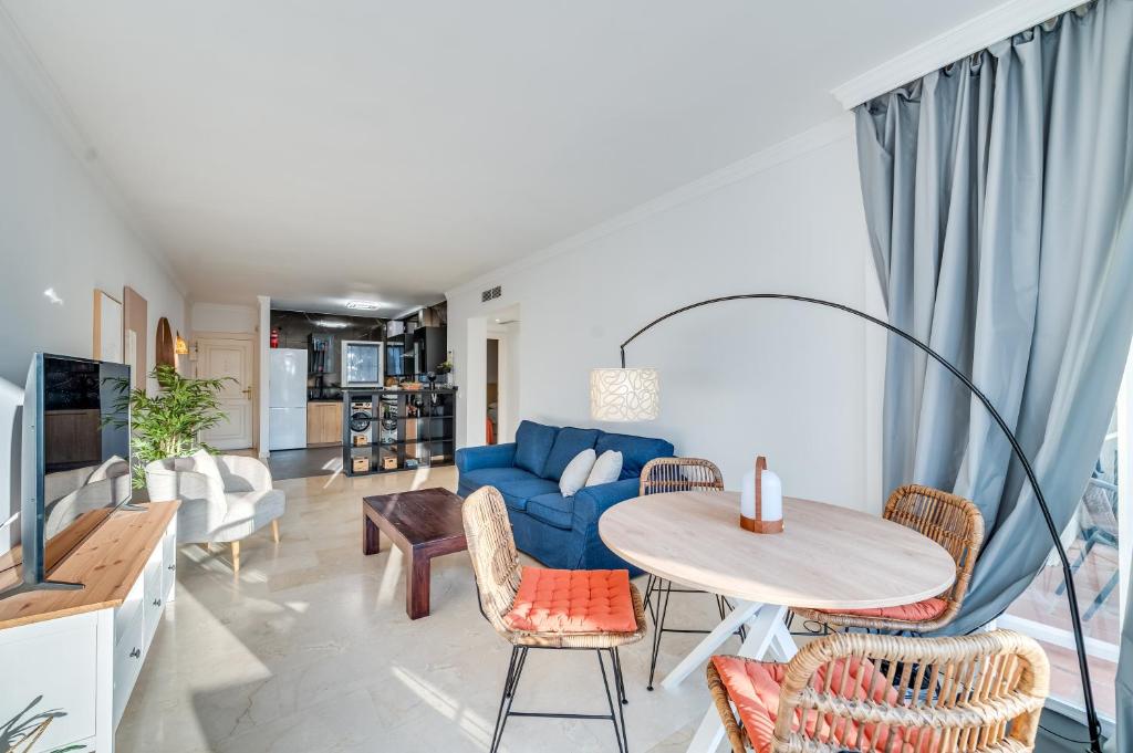 Posezení v ubytování Apartamento con piscina en 1ª línea Golf La Quinta