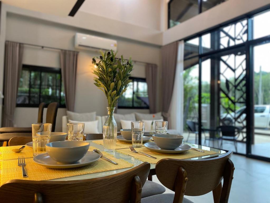 Foto dalla galleria di Ploy Mountain View Pool Villa a Ban Thai Thai