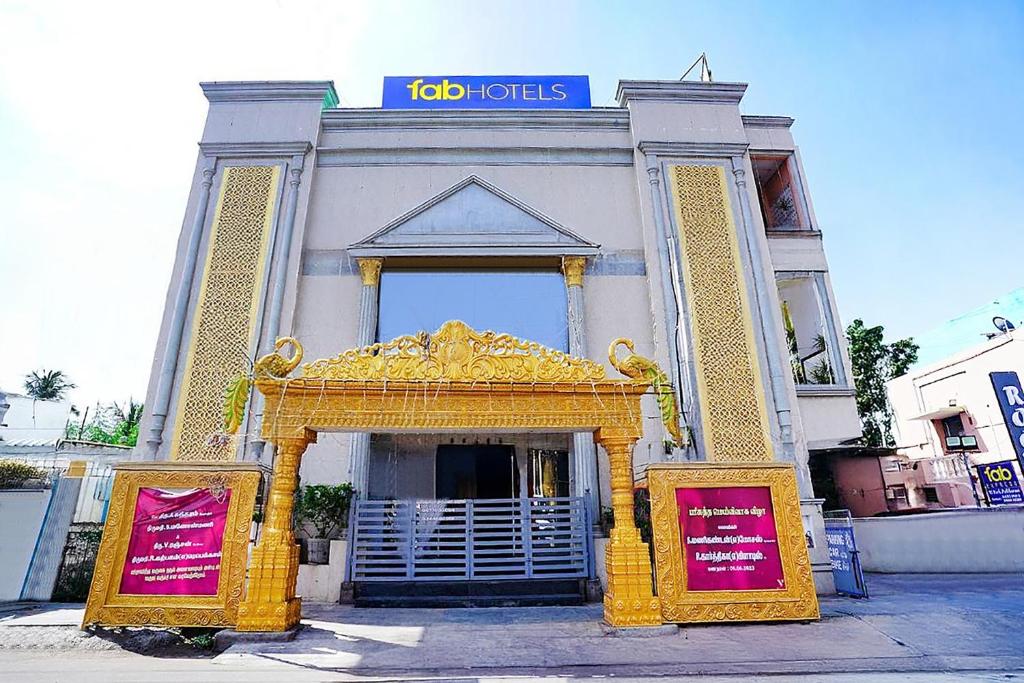 Exteriér nebo vchod ubytování FabExpress Sanva, Pallikaranai - Nr Shri Aadhipureeswarar Temple, Pallikaranai