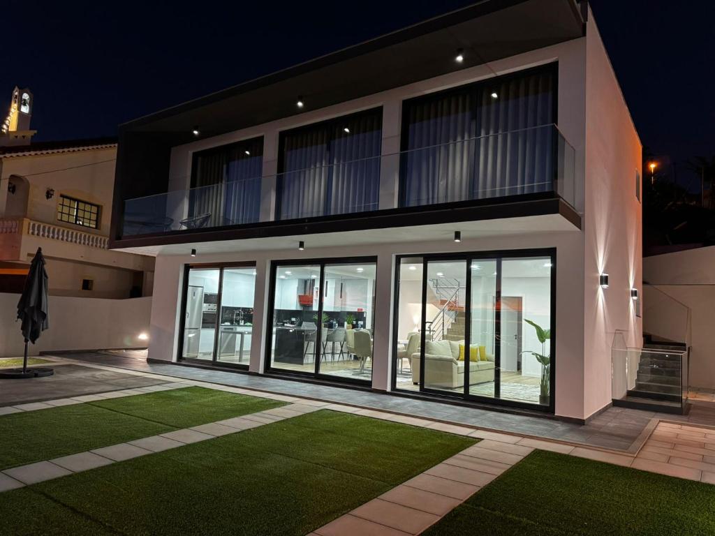 Το κτήριο όπου στεγάζεται  η βίλα