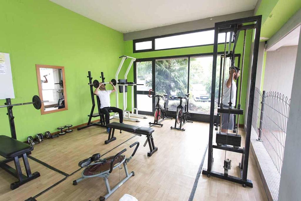 Fitness centrum a/nebo fitness zařízení v ubytování Residence with swimming pool in Luni Mare