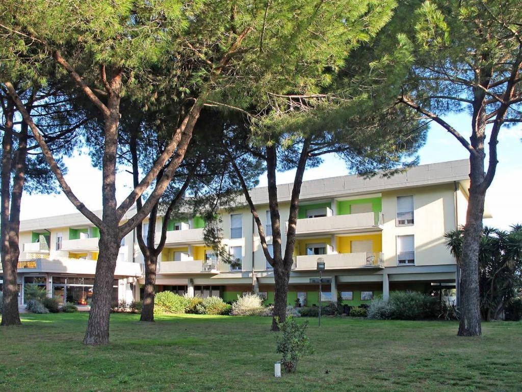 Budova, kde se aparthotel nachází