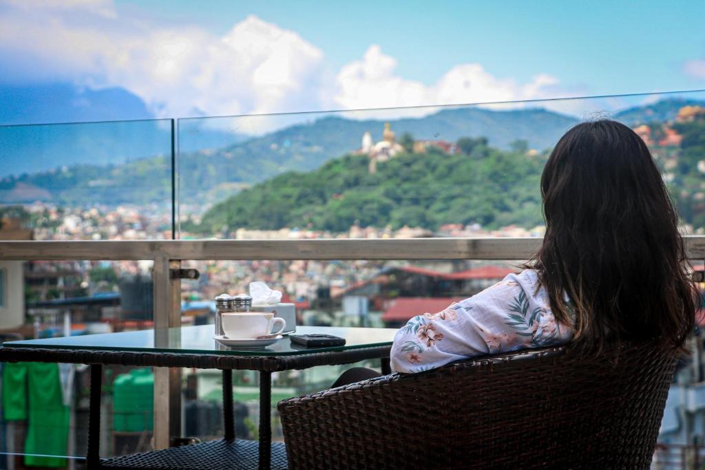 Nespecifikovaný výhled na hory nebo výhled na hory při pohledu z hotelu