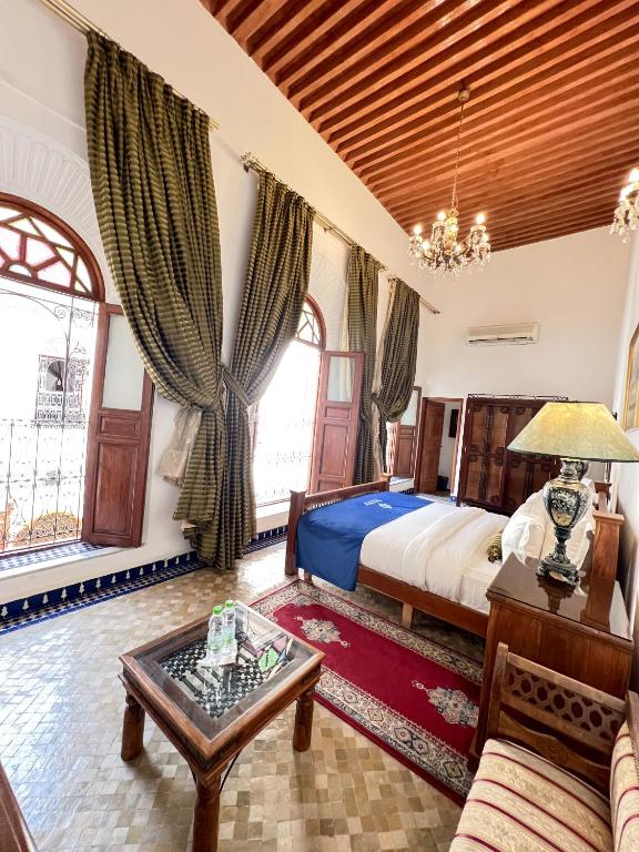 Le Riad Palais d'hotes Suites & Spa Fes - Junior Suite Met Uitzicht Op Het Zwembad