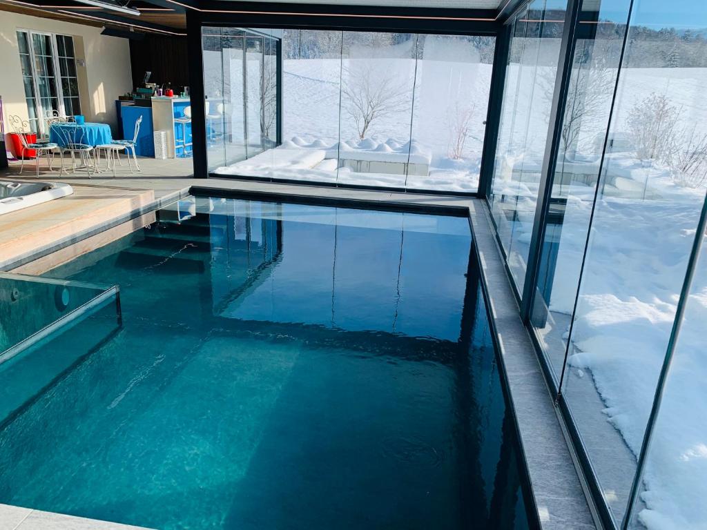 Bazén v ubytování Secret Paradise nebo v jeho okolí