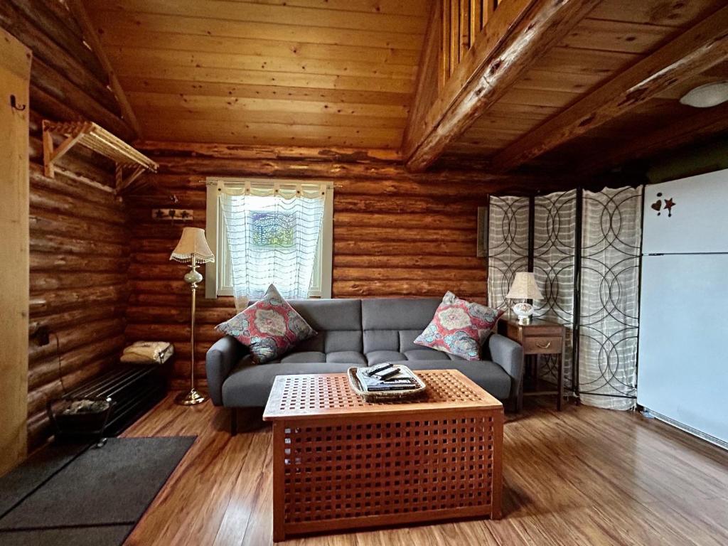Posezení v ubytování Morning Star Log Cabin