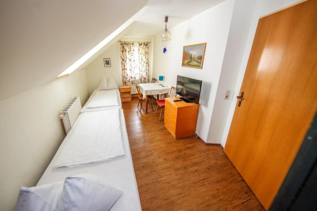 TV a/nebo společenská místnost v ubytování Hotel Lehenerhof