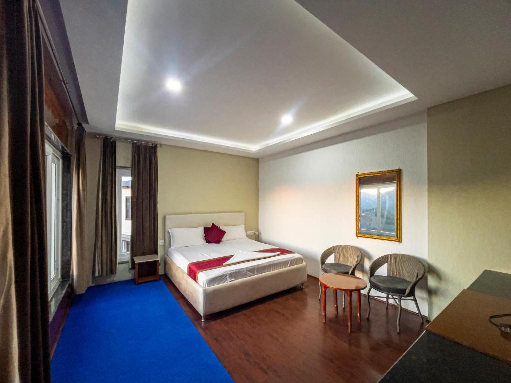PinnacleHouse kanatal Uttarakhand - 双人间与山景