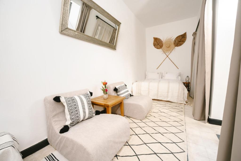 Istumisnurk majutusasutuses Riad Dar Bousga