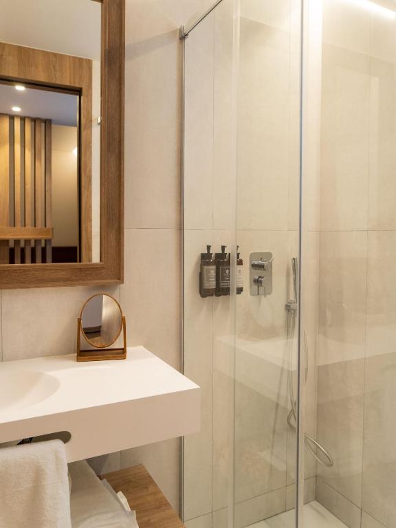 Hotel Well and Come Málaga - 5