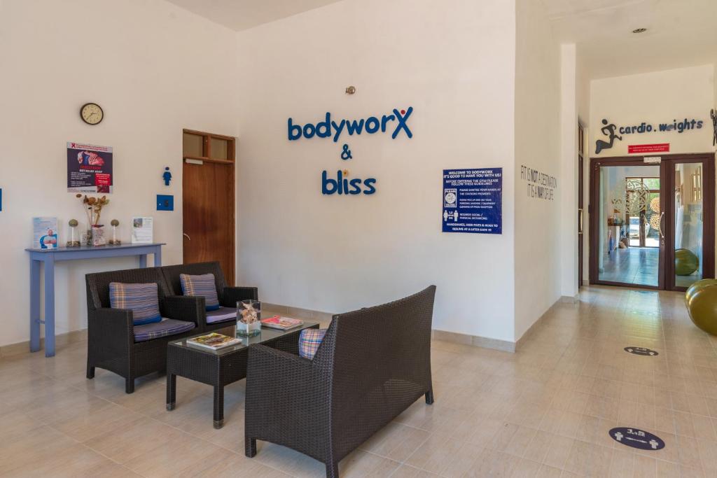 Posezení v ubytování Bahari Beach Hotel