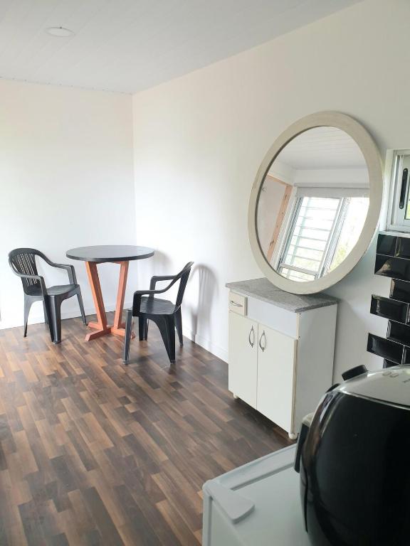 Casa Contenedor amoblado de 2 dormitorios El Tesoro