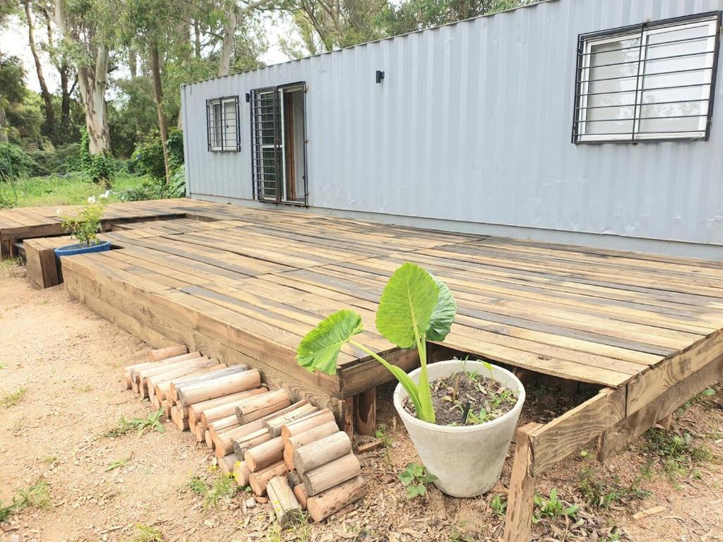 Casa Contenedor amoblado de 2 dormitorios El Tesoro