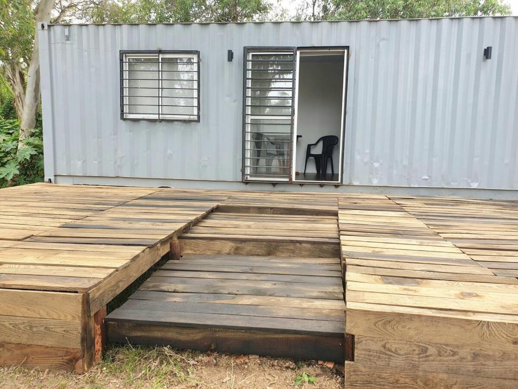 Casa Contenedor amoblado de 2 dormitorios El Tesoro