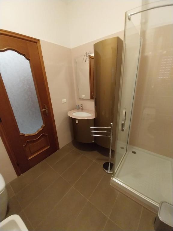 Koupelna v ubytování Exclusive and Elegant Apartment Monte Bianco - MONCALIERI - ITALIA 61
