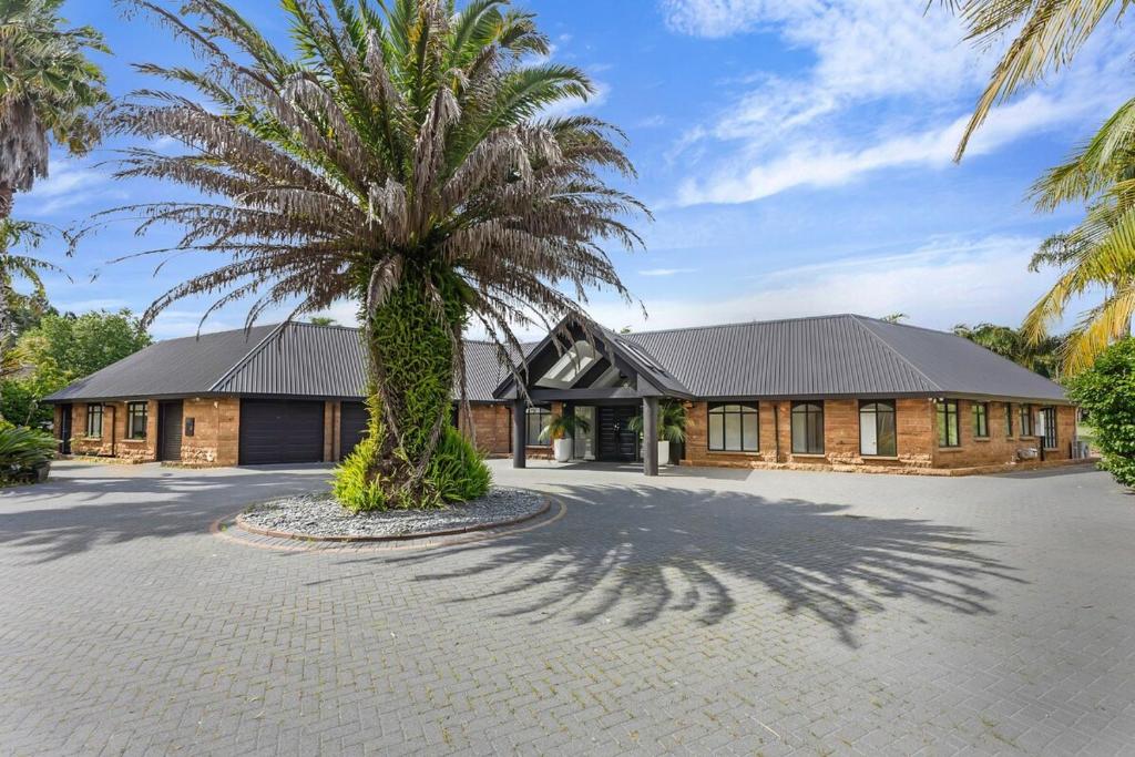 The Luxe Retreat - Resim 44