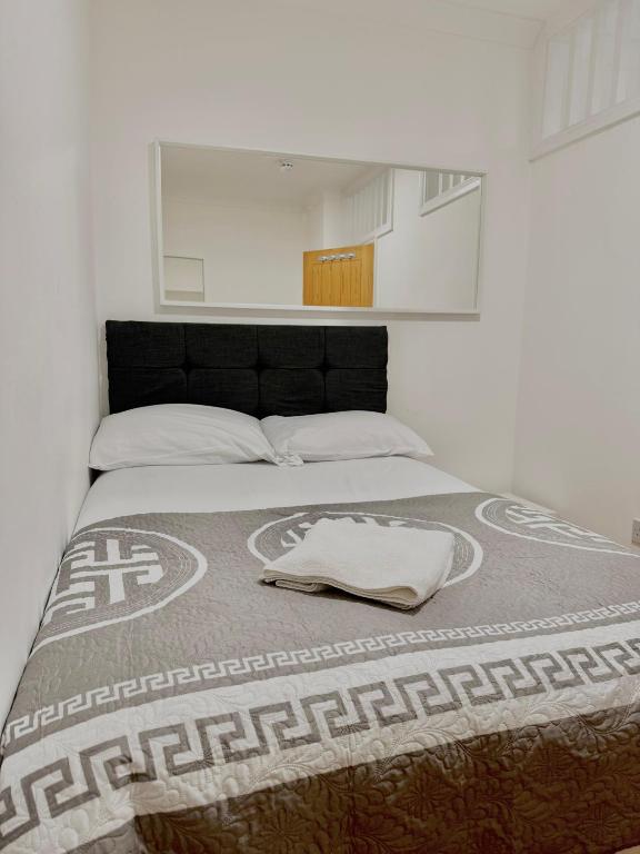 Postel nebo postele na pokoji v ubytování Venice Hotel
