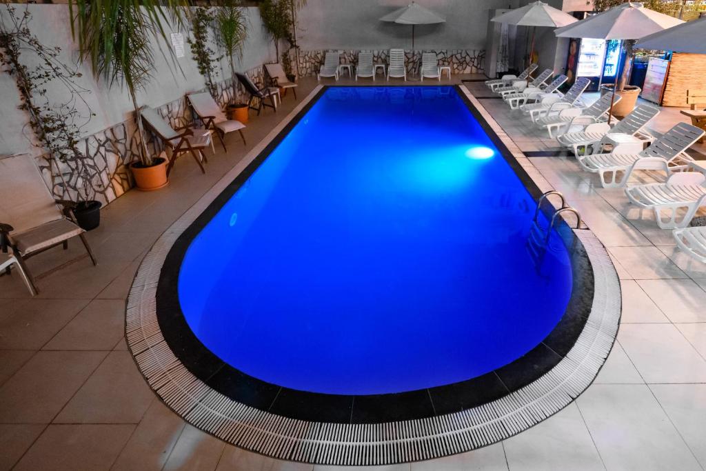 Bazén v ubytování El Mar Hotel nebo v jeho okolí