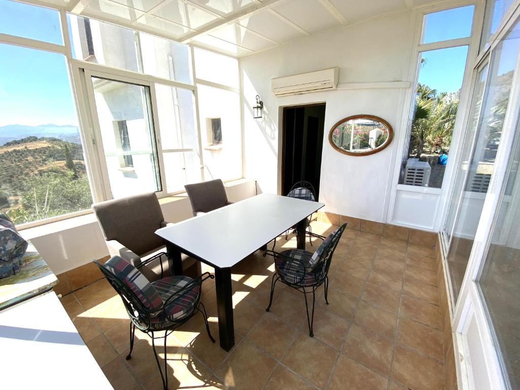 Balkón nebo terasa v ubytování Ground floor apartment, with spectacular pool in rural holiday park FINCA EL MORALEJO