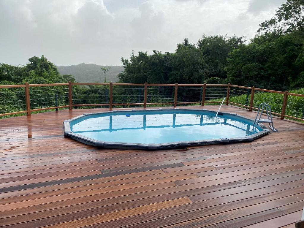 Bazén v ubytování Les terrasses de Maëlle - Jolie villa F4 vue mer nebo v jeho okolí