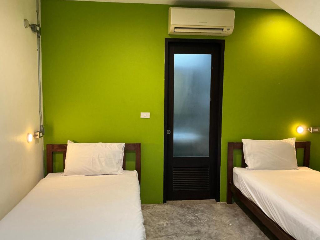 Udee Bangkok Hostel - Zweibettzimmer Mit Eigenem Bad