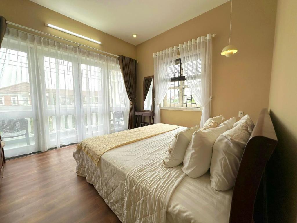 Fullhouse Hoian - 高级双人间 - 带阳台