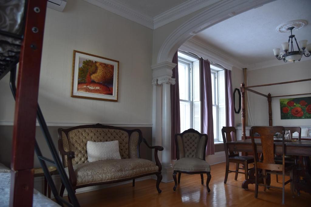 Posezení v ubytování Auberge de la Visitation